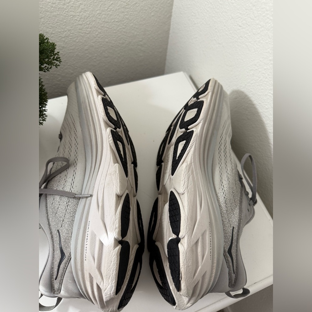 Hoka men size 11.5 bondi 8 Light Gray Athletic Shoes - Picture 4 of 8